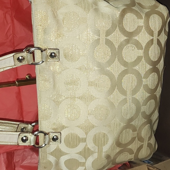 Coach Golden Poppy shoulder bag W/ 3 Original Tags ♡ EUC♡ - Picture 14 of 16